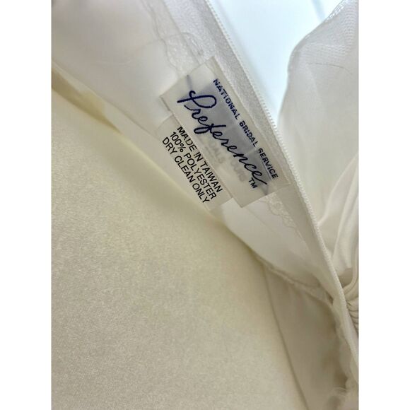 VINTAGE WEDDING DRESS Preference Satin Beaded Puff-Sleeves Bustle-bow Train Sz 1 - Picture 8 of 13